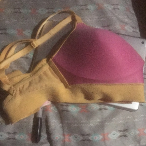 Pink vs - Picture 2 of 2